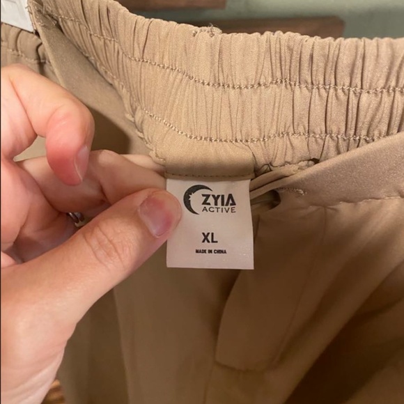 Zyia pleated wide leg khaki pants - Picture 8 of 8